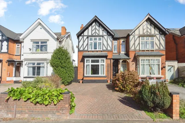 Warwick Road, Acocks Green, B27, photo 1