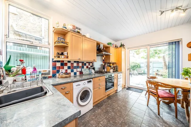 Adelaide Road, W13, photo 3