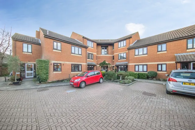 Weavers Court, Sudbury, photo 1