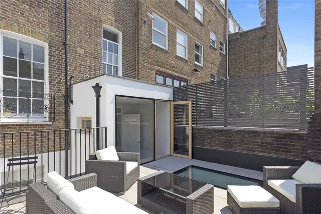 Photo 2 — Conway Street, London, W1T
