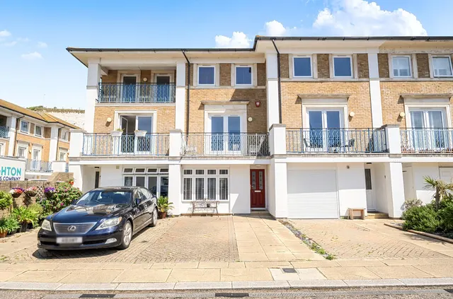 Victory Mews, The Strand, BN2, photo 1