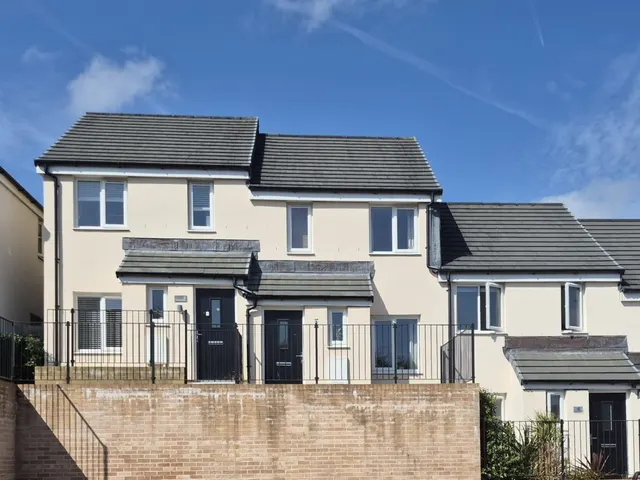 St Budock Way, TR11, photo 1