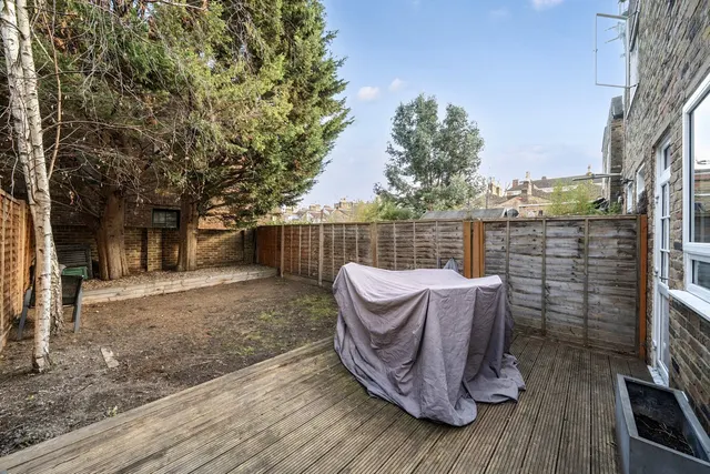 Photo 3 — Reverdy Road, SE1