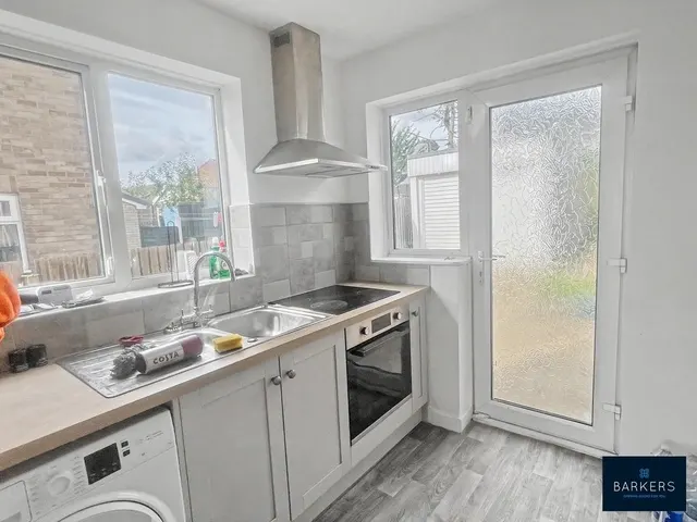 Photo 2 — West Royd Avenue, Mirfield WF14 9LE