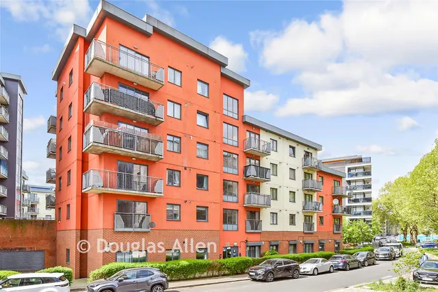 Spring Place, Barking, IG11, photo 1