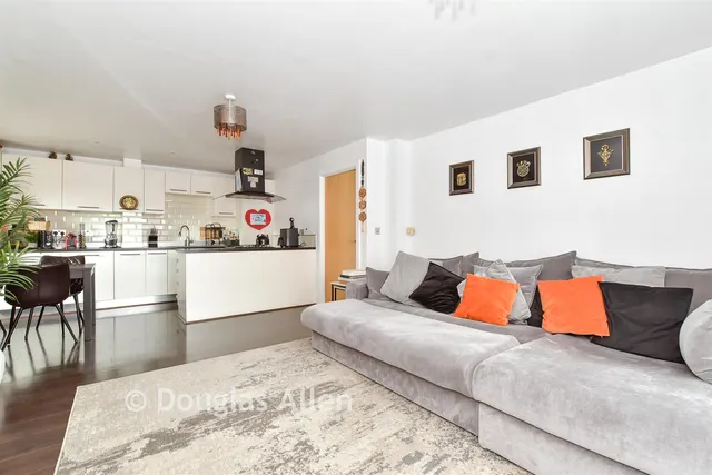 Spring Place, Barking, IG11, photo 2