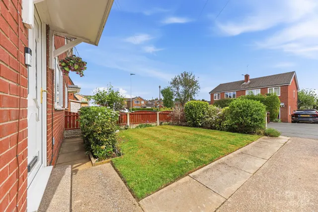 Photo 3 — Beech Crescent, Castleford, WF10