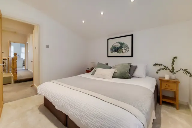 Photo 2 — Greenford Avenue, London, W7 1HA