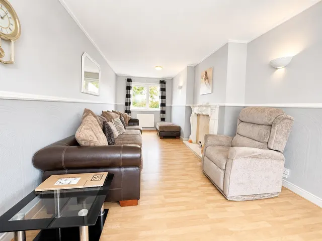 Photo 2 — Rosebank Drive, Uddingston, Glasgow, G71 5AG