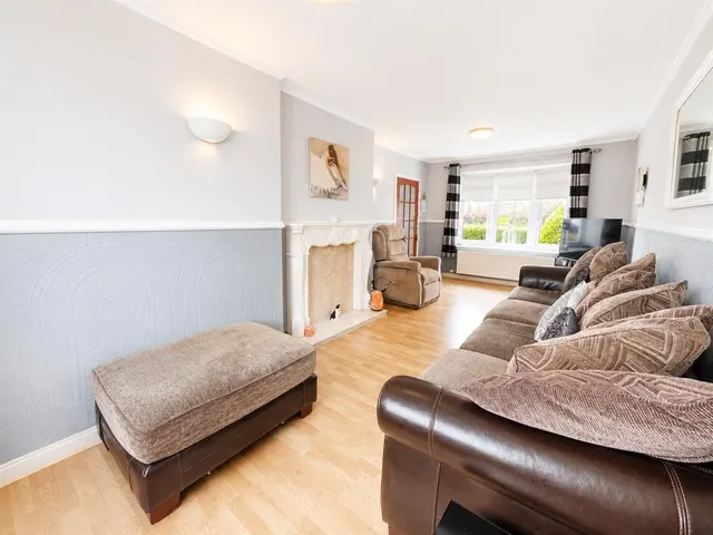Photo 3 — Rosebank Drive, Uddingston, Glasgow, G71 5AG