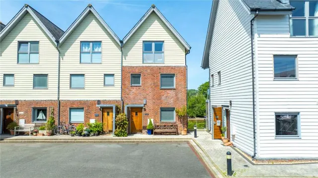 Heron Square, Newport, PO30, photo 1