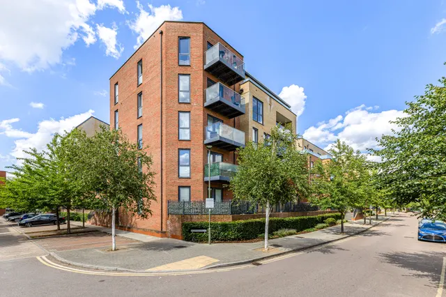 Lacey Drive, Edgware, HA8, photo 1