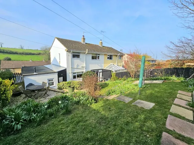 Orchard Leaze, Cam, GL11, photo 1