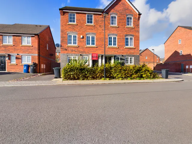 Commercial Road, Hanley, Stoke-on-Trent, ST1, photo 1