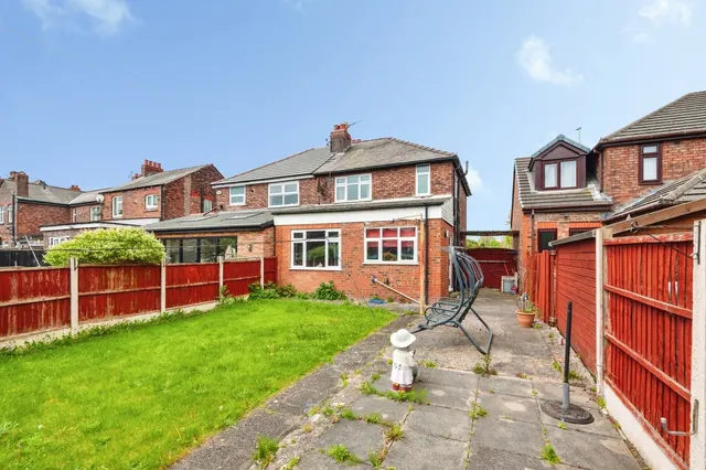 Peel House Lane, Widnes, WA8, photo 2