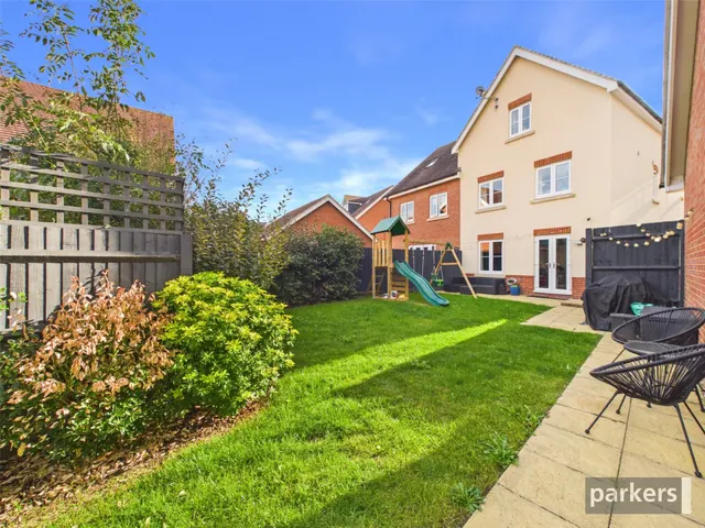 Fir Tree Road, Woodley, RG5, photo 3