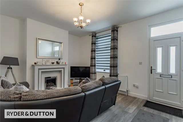 Lisbon Street, Passmonds, OL12, photo 1