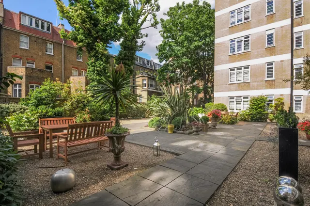 Old Brompton Road, Earls Court, photo 1