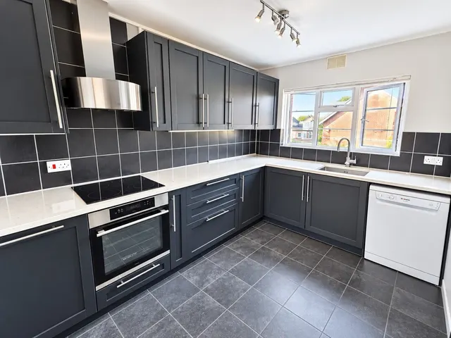 Banister Road, Southampton, SO15, photo 1