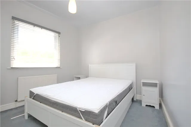 Askew Road, London, W12, photo 3