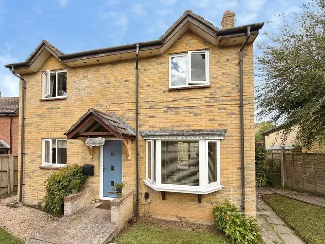 Hornbeam Close, Newport, PO30, photo 1