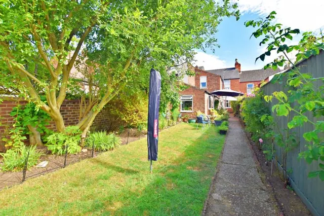 Queens Crescent, Lincoln, photo 3