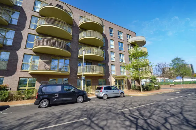 Flat 405, Perkins House, 36 Tudway Road, London, photo 1