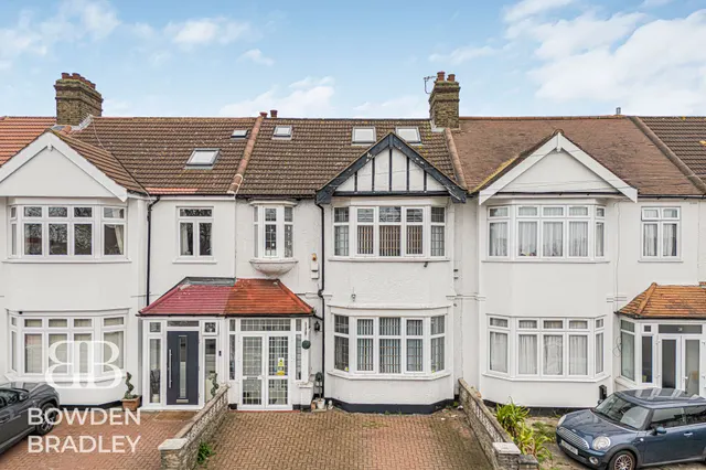 Studley Drive, Redbridge, IG4, photo 1