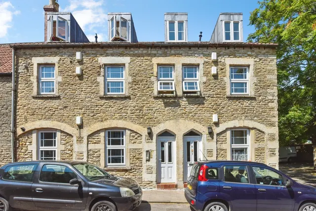 Naishs Street, Frome, photo 1