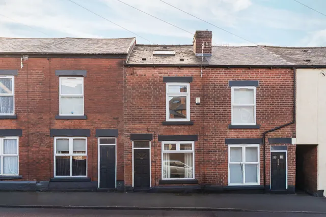 3 bedroom house, Woodseats Road, Sheffield, S8