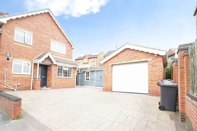 Abbey Farm View, Cudworth, Barnsley, photo 1
