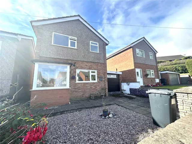 Bryn Lane, Newtown, photo 1