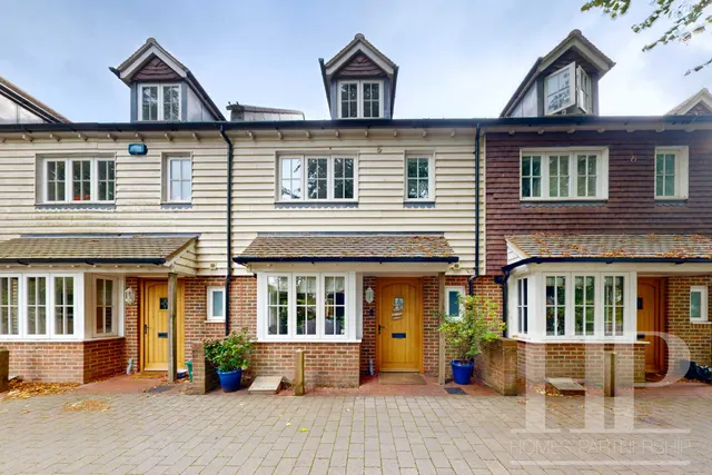 Water Lane, Handcross, RH17, photo 2