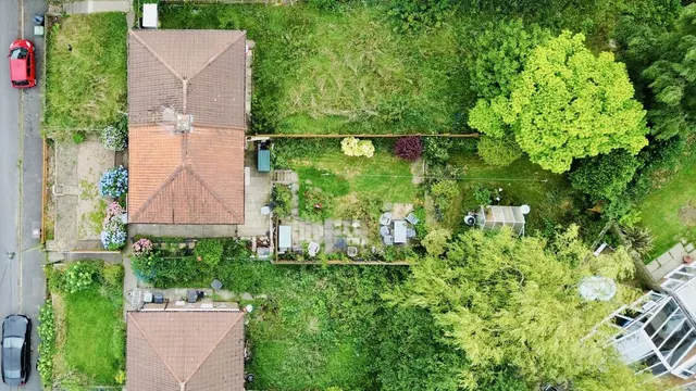 North Cliffe Avenue, Thornton, BD13, photo 3
