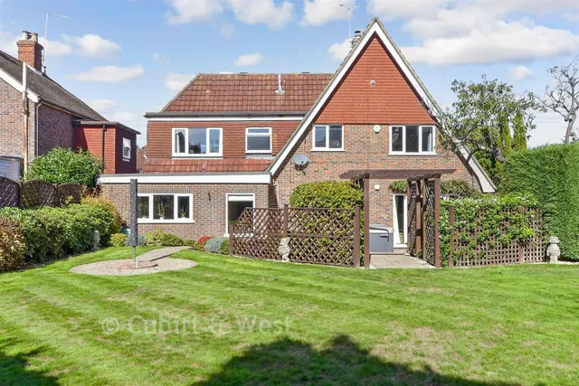 Woods Hill Lane, Ashurst Wood, RH19, photo 1