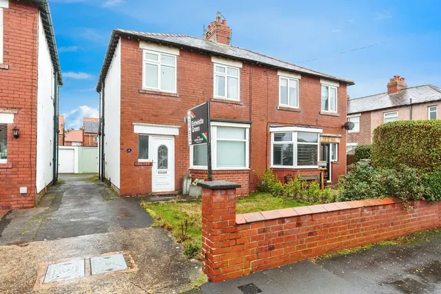 Forshaw Avenue, Lytham St. Annes, FY8, photo 1