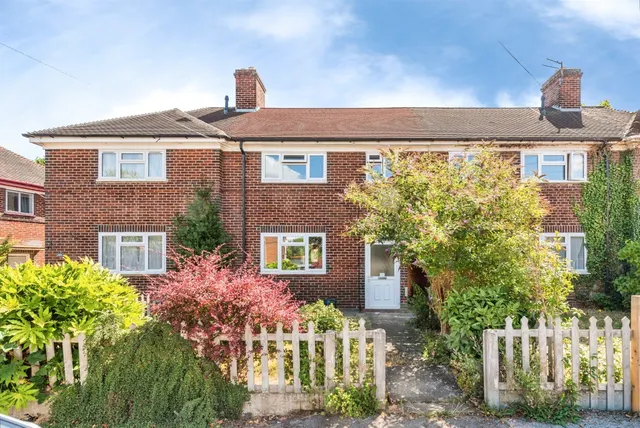 Photo 2 — Spencer Crescent, Oxford