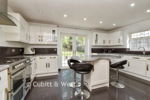 Reigate Road, Epsom, KT17, photo 3