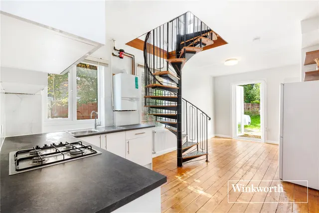 Photo 2 — Crescent Road, Finchley, London, N3