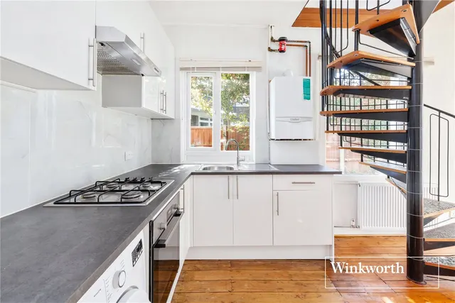 Photo 3 — Crescent Road, Finchley, London, N3