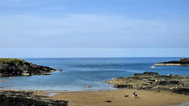 Cemaes Bay, LL67, photo 1