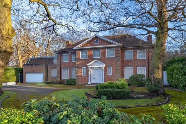 Photo 2 — Winnington Road, Hampstead Garden Suburb, London, N2 0TR