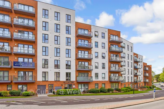 West Green Drive, West Green, RH11, photo 1