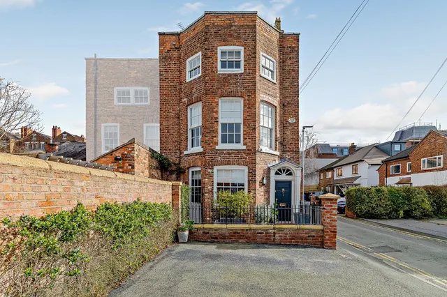 Photo 3 — Grey Friars, Chester, Cheshire, CH1 2NW