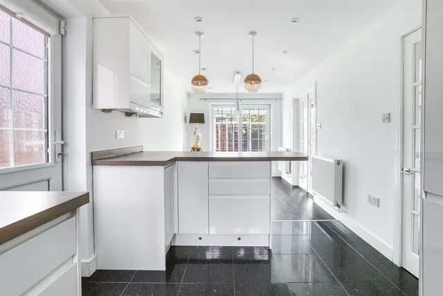Carnforth Close, Mickleover, photo 2