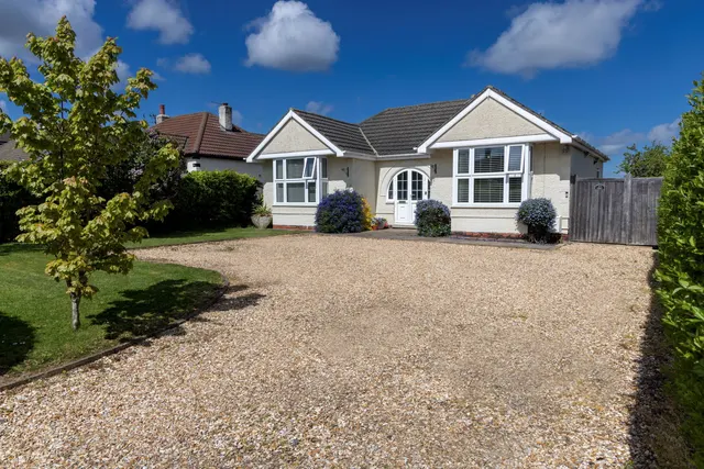 Church Lane, Holton-le-Clay, Grimsby, DN36 5AQ, photo 1