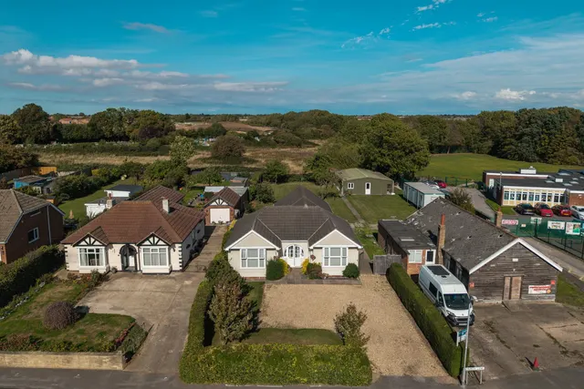 Church Lane, Holton-le-Clay, DN36, photo 1