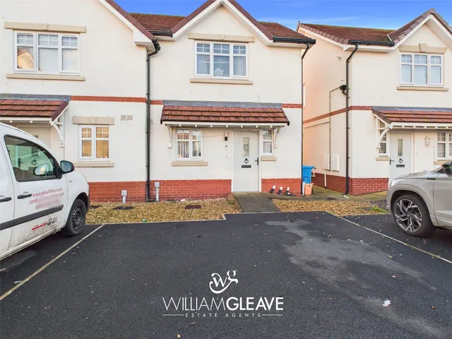 Griffiths Court, Rhyl, LL18 3YF, photo 1