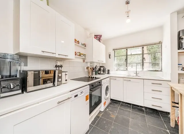 Photo 3 — Pages Lane, Muswell Hil, N10