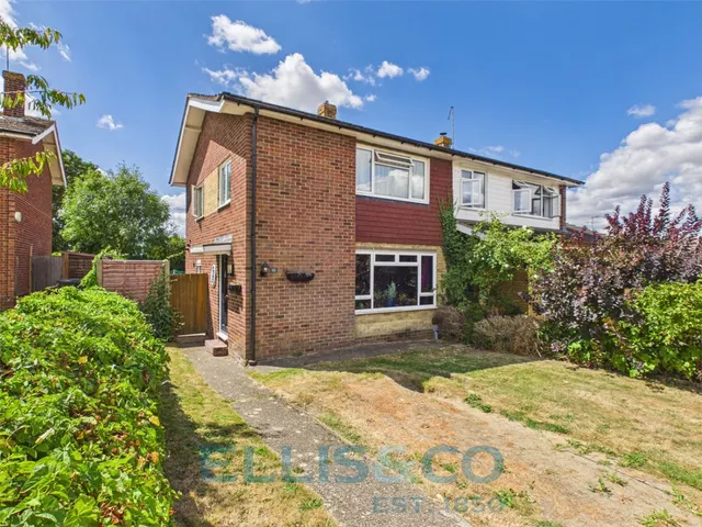 Mount Avenue, Yalding, ME18, photo 2